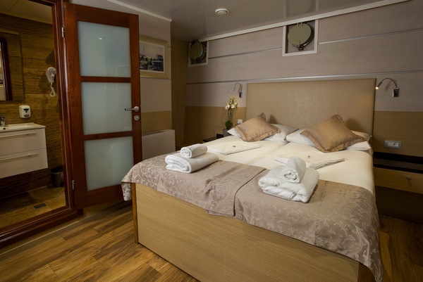 APT Travelmarvel Princess Eleganza CAT F.jpg